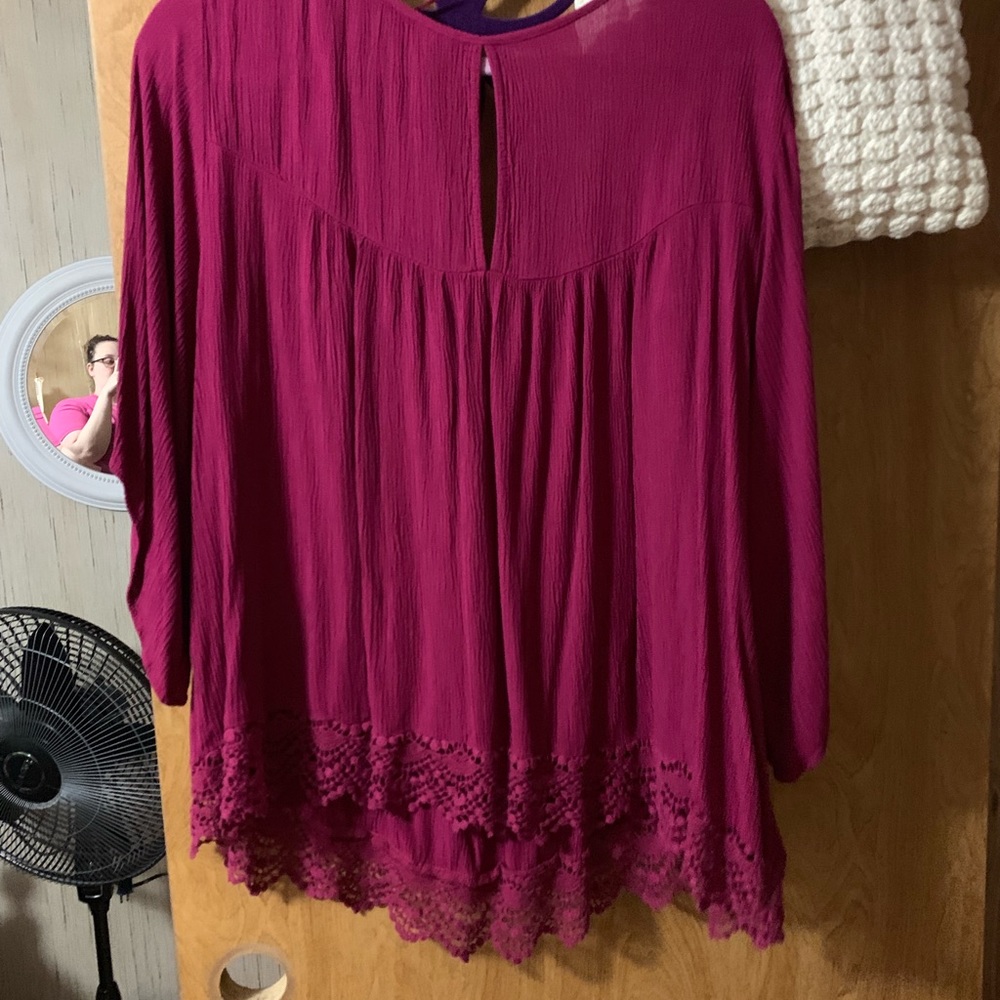 Red camel plus blouse - Picture 2 of 3